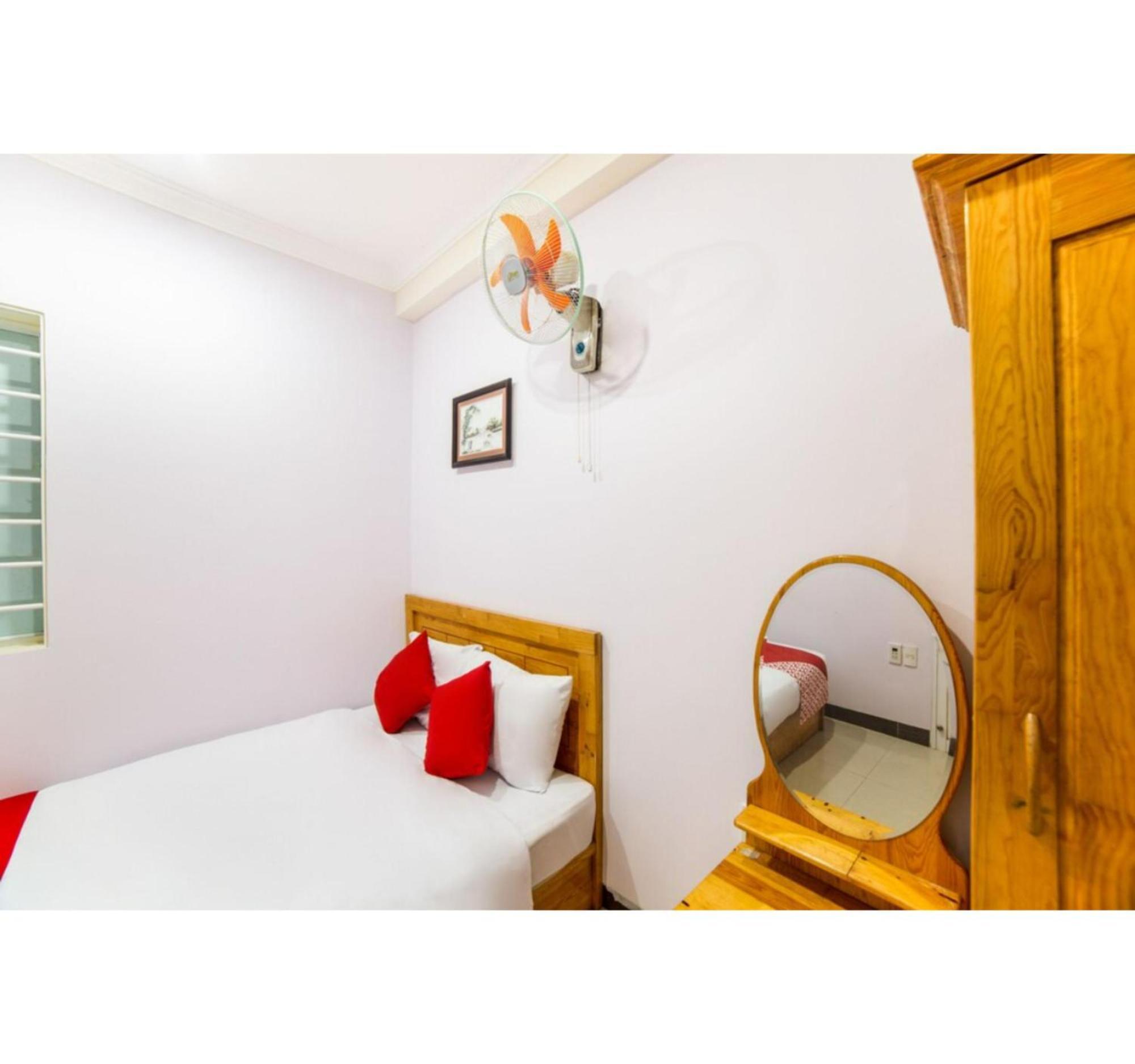 Oyo 553 Truong Giang Hotel Дананг Екстериор снимка