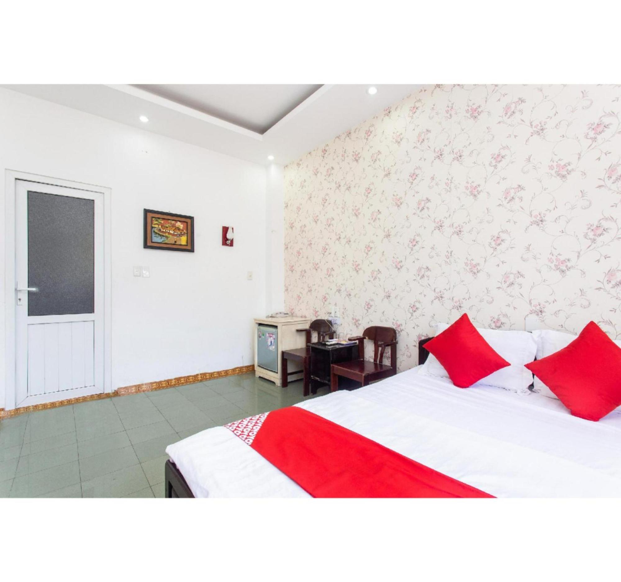 Oyo 553 Truong Giang Hotel Дананг Екстериор снимка