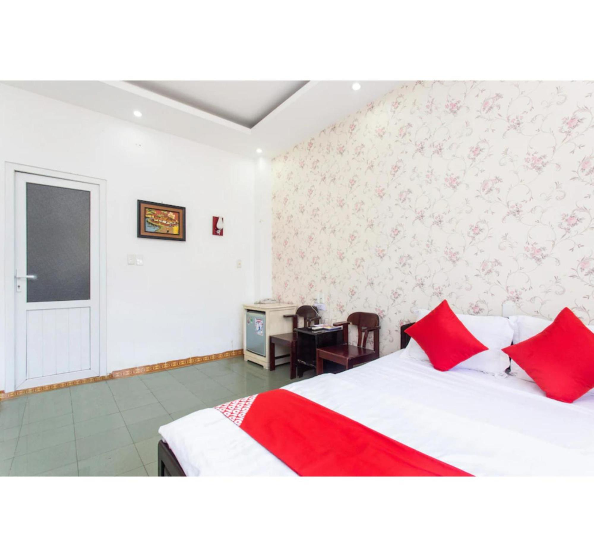 Oyo 553 Truong Giang Hotel Дананг Екстериор снимка