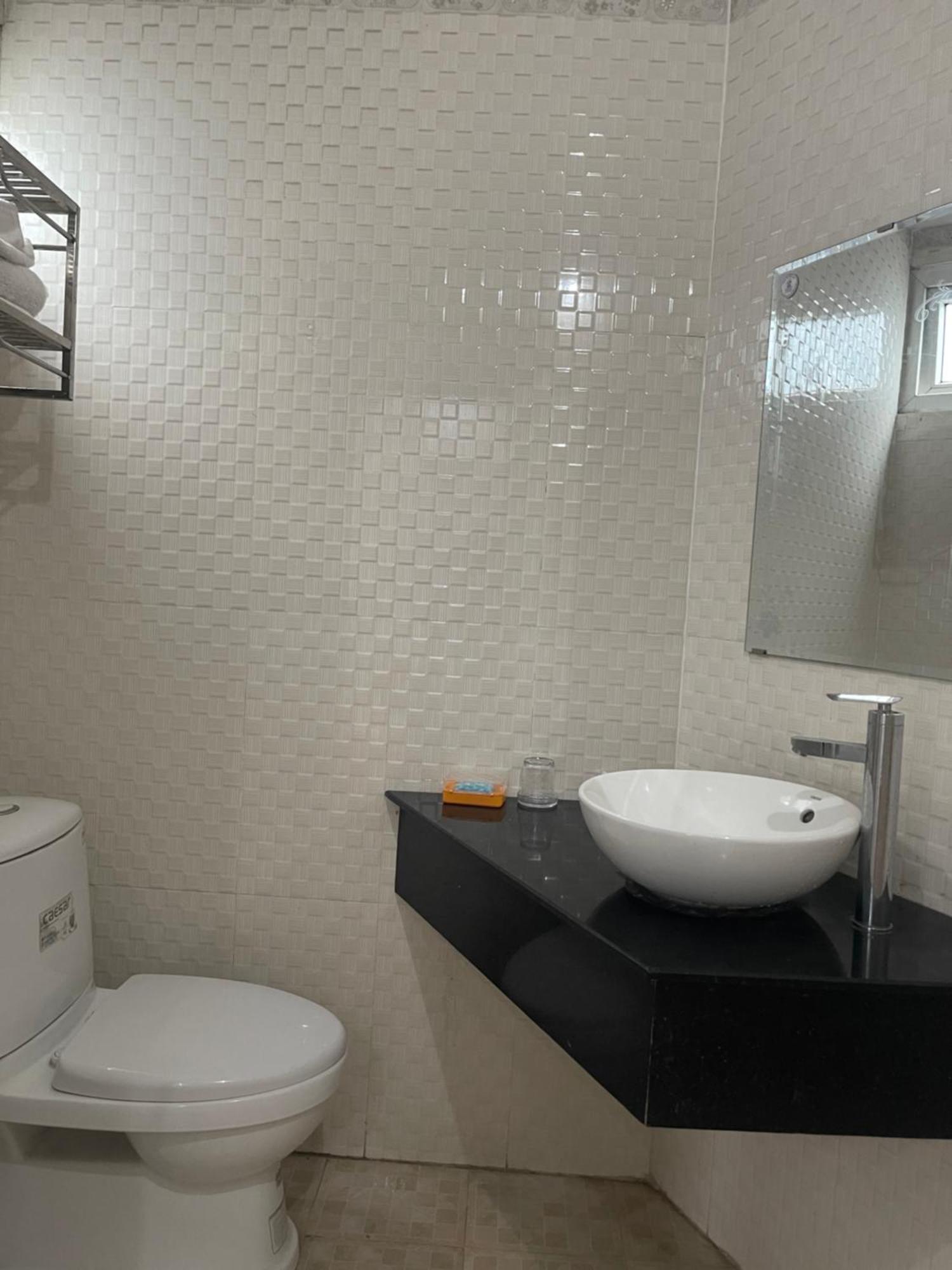 Oyo 553 Truong Giang Hotel Дананг Екстериор снимка
