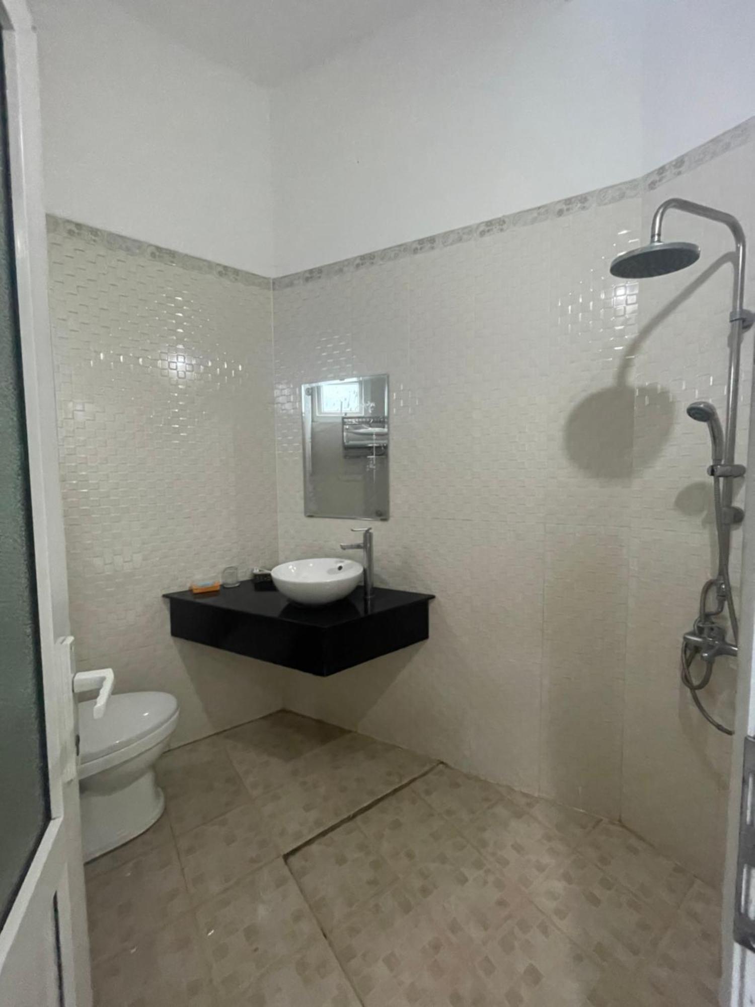 Oyo 553 Truong Giang Hotel Дананг Екстериор снимка