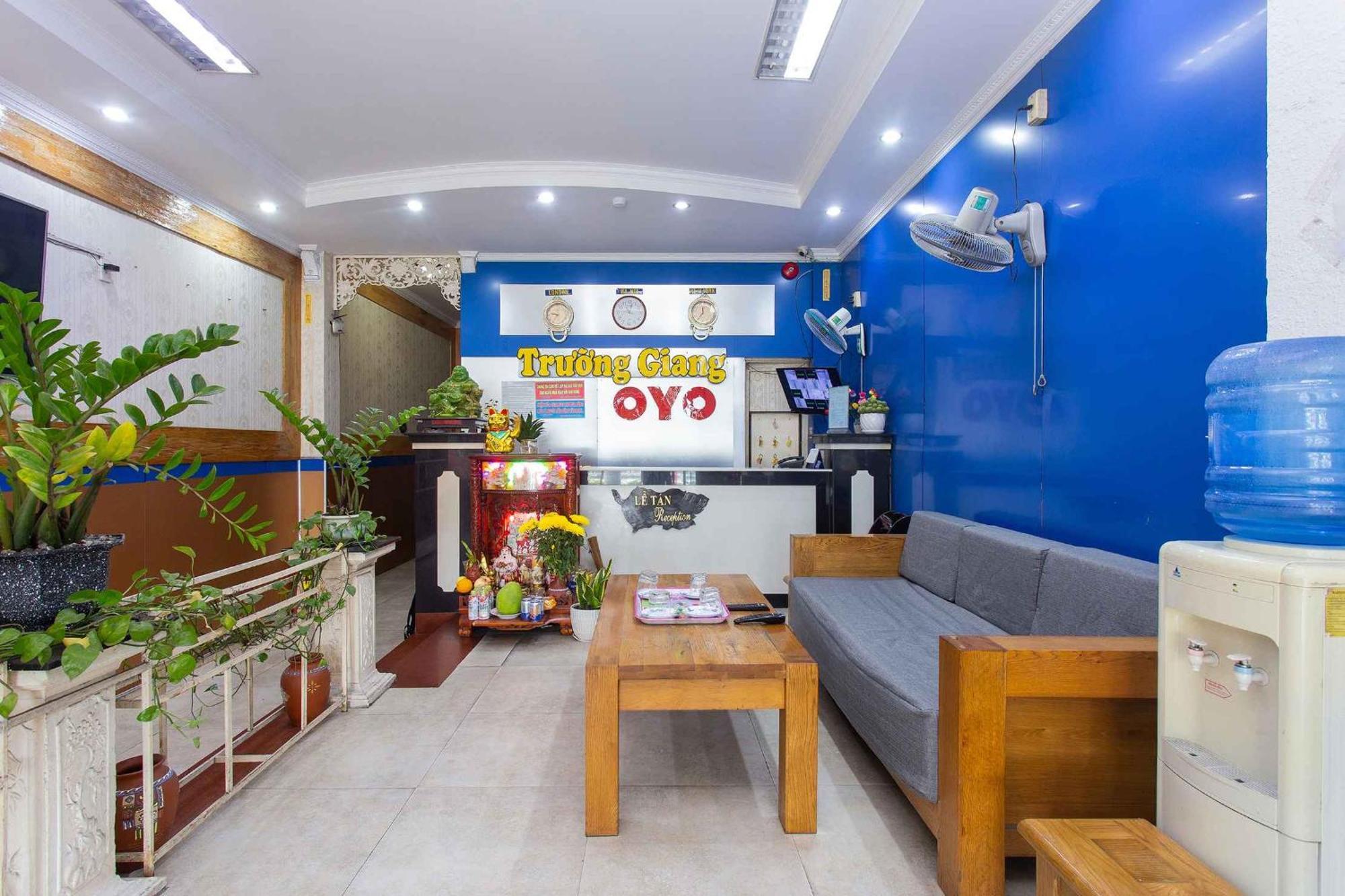 Oyo 553 Truong Giang Hotel Дананг Екстериор снимка