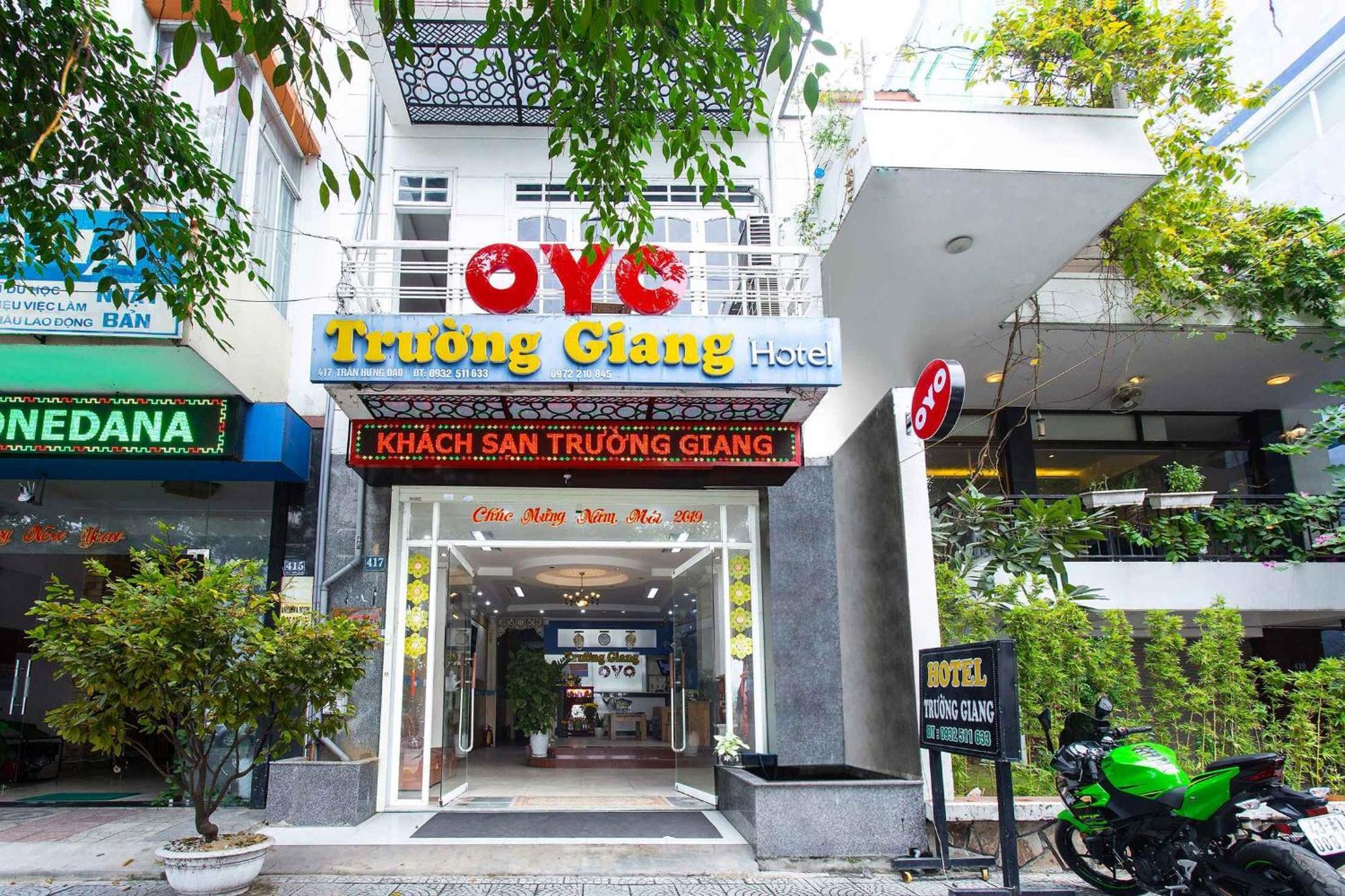 Oyo 553 Truong Giang Hotel Дананг Екстериор снимка