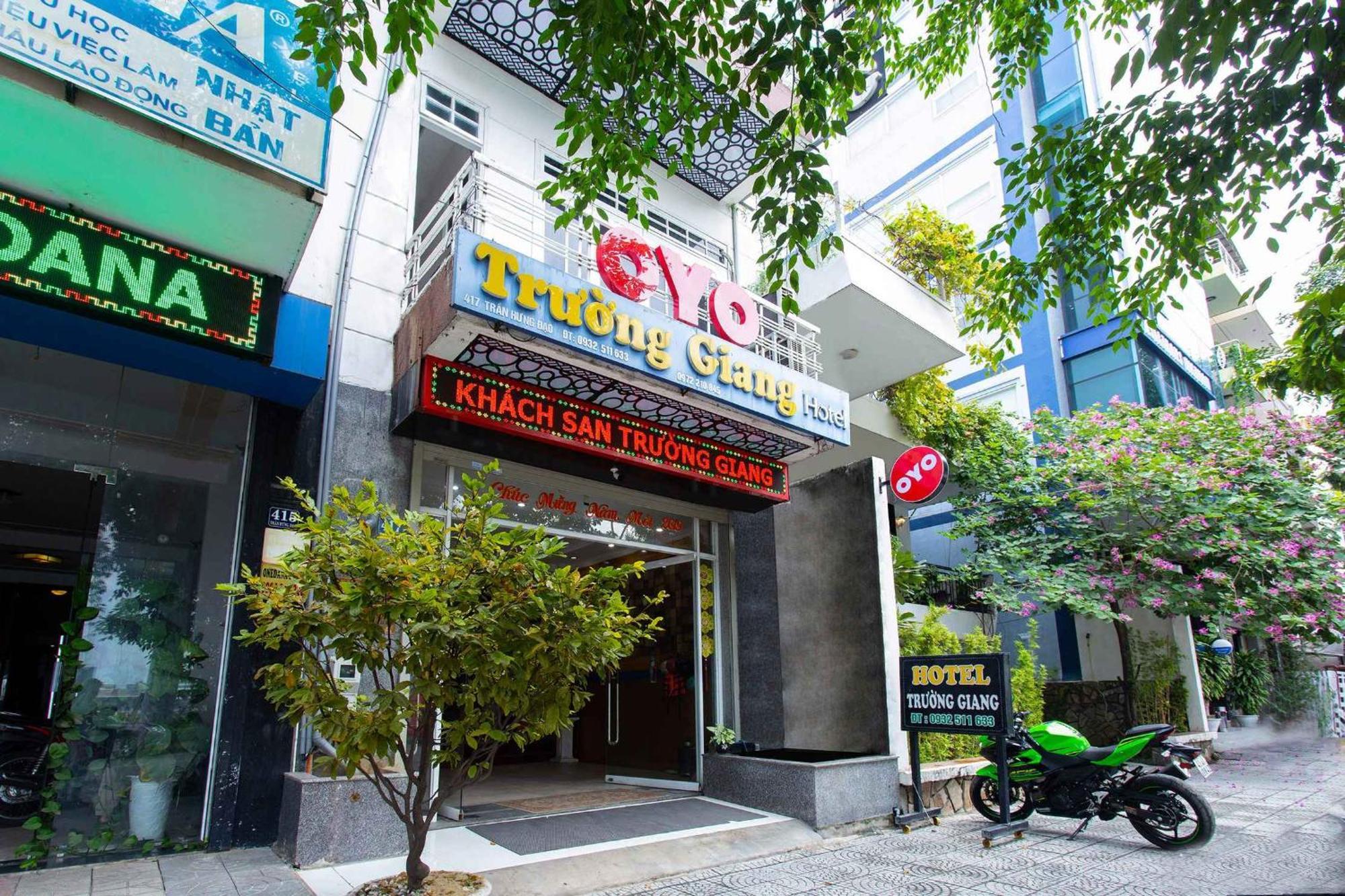 Oyo 553 Truong Giang Hotel Дананг Екстериор снимка