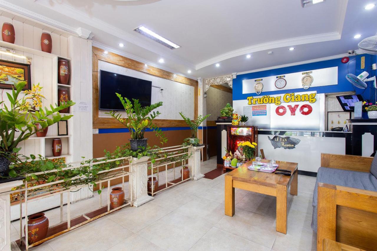 Oyo 553 Truong Giang Hotel Дананг Екстериор снимка